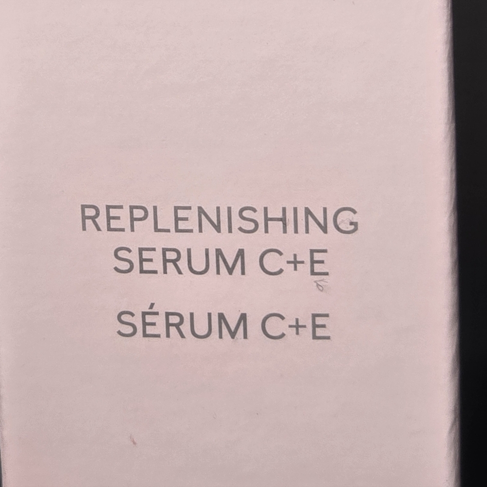 Mary Kay Replenishing Serum C+E in Soft Pink - Picture 3 of 4